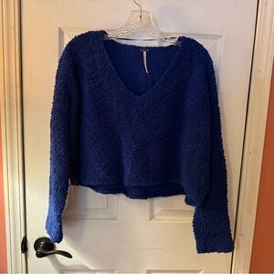 (SALE) Free People pop corn knit oversized Cozy Blue V-Neck Sweater, cropped